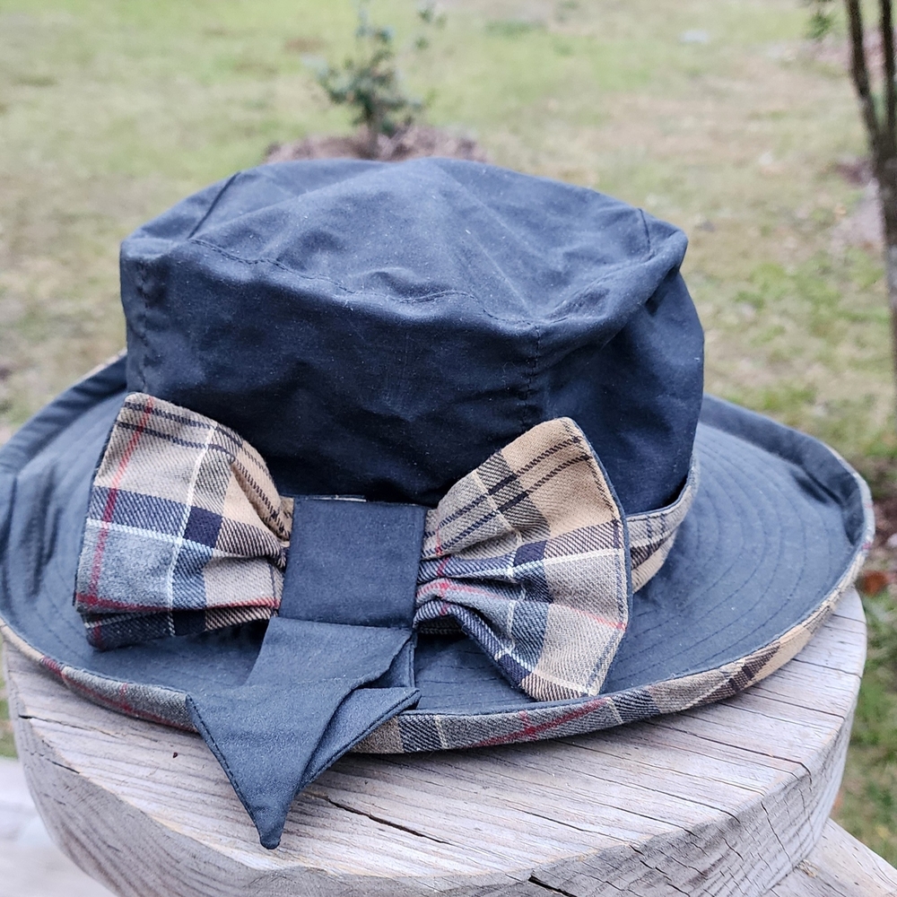 Barbour  Vintage Small Size Hat with Plaid Bow